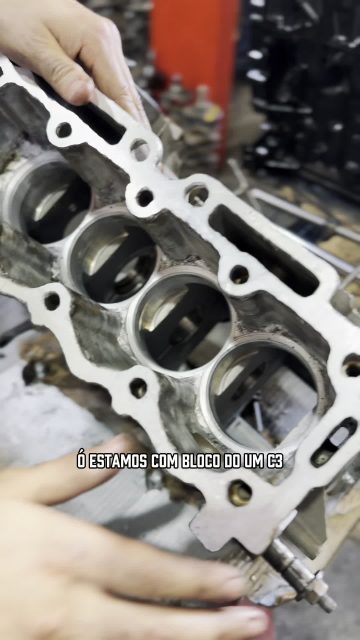 Estamos com o bloco do C3 Peugeot 1.4 e 1.5 totalmente restaurado. Fizemos preenchimento interno, correção das trincas que causavam vazamento de água, reforço das camisas e revisão de todas as roscas. É um trabalho detalhista, mas o resultado compensa: o bloco volta a ficar como novo, pronto para a montagem e ajustes finais.

#RetificaFrancatti #RecuperaçãoDeMotor #BlocoDeMotor #MotorComoNovo