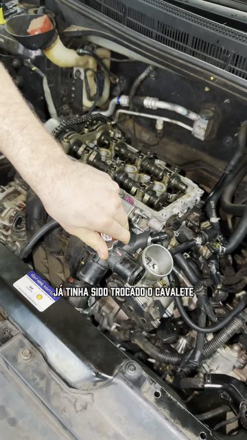 Problema clássico de HB20: sumindo água e ninguém entende o porquê…

Nesse caso, tudo começou por uma tampa do sistema de arrefecimento. Sem pressão, o sistema perde eficiência e pode causar superaquecimento, mesmo que leve.

Resultado? Começo de problema na junta do cabeçote.
Peça simples, mas que pode gerar um prejuízo grande se não for resolvida a tempo.

#RetificaFrancatti #HB20 #SistemaDeArrefecimento #MecanicaAutomotiva