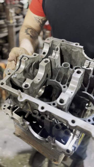 Carcaça pronta, usinada e dentro do padrão.

Depois de todo o processo de recuperação, ajuste e usinagem, o resultado é esse: peça pronta pra voltar pro motor com segurança.

Aqui é trabalho bem feito do começo ao fim.

#RetificaFrancatti #MecanicaAutomotiva #Usinagem #Motor